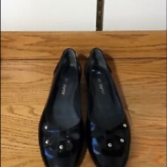 Mr Seymour’s 8.5M Designer Patent Leather Cut Out Studded Black Ballet Flats - Picture 5 of 5